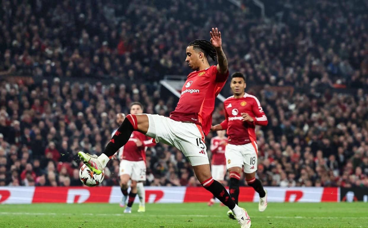 莫里姆备受, 主力阵容中, 因此曼联对