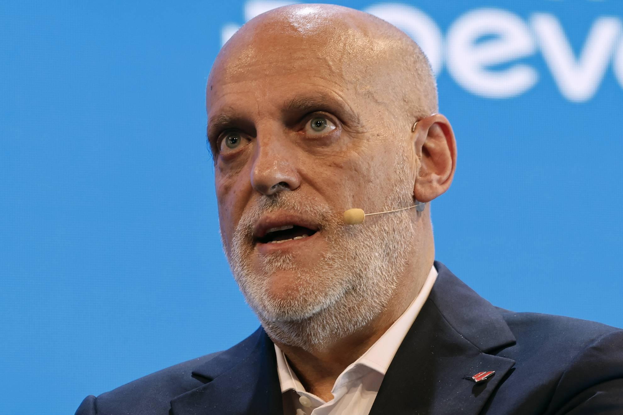 未来, 自己并巩固