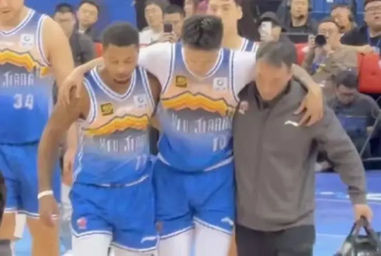 运男篮热身, 运男篮热身, 场上打打停